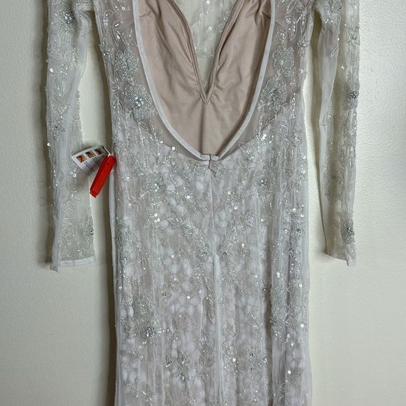 Mac Duggal white long sheer sleeve embellished gown dress size 4 NWT - Picture 11 of 16
